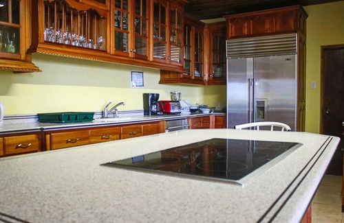 Reading House | Clarridge View Villa