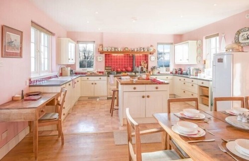 Grantown-on-Spey Cottage | CLASHINDEUGLE FARMHOUSE & ANNEX, pet friendly in Grantown-On-Spey