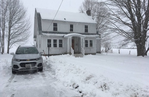 Poultney House | Classic 1920s Farmhouse Beautifully Restored, Idyllic Setting with EV charging