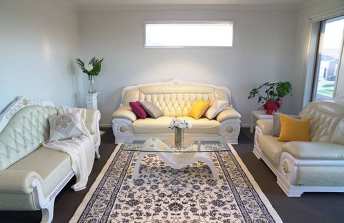 Williams Landing House | Classic 6BRM House in Williams Landing Diadem Melbourne