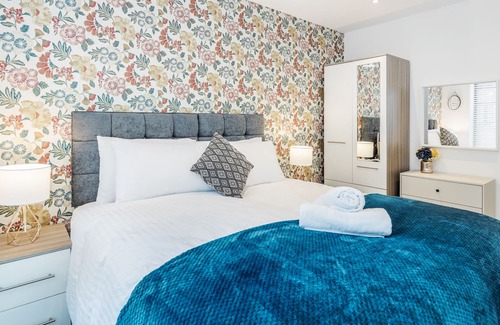 Yardley Gobion Apartment | Classic Charm 2 Bedroom Apartment with Ensuite