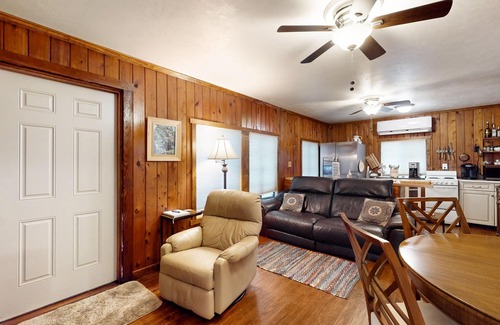 Bonita Springs Cottage | Classic dog-friendly cottage with kitchen, washer/dryer, & central AC