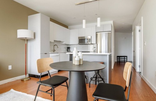 Chinatown Apartment | Classic Downtown 1BR w/W/D & Gym, nr Greenway, by Blueground