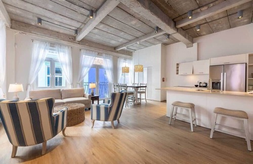 Pietermaai District Apartment | Classic Elegance: 2BR Townhome in City Centre