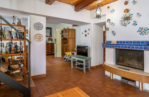 San Giovanni Teatino House | Classic Italian summer house surrounded by magnificent nature.