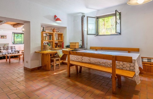 San Giovanni Teatino House | Classic Italian summer house surrounded by magnificent nature.
