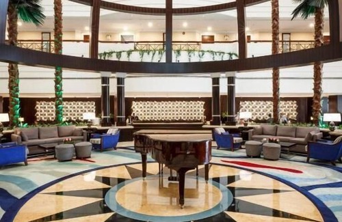 Garhoud House | Classic King Room Near Le Royal Club Dubai