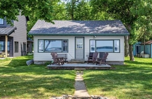 Detroit Lakes Cottage | Classic Lake Sallie Hideaway with Wonderful Sunset Views