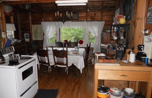 Sumner Cottage | Classic Lakeside Maine Cottage