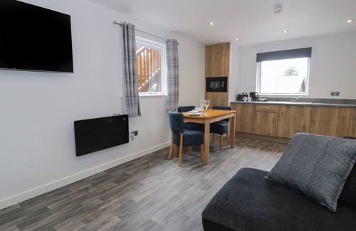 Dyserth Cottage | CLASSIC LODGE 25, pet friendly, with pool in Dyserth