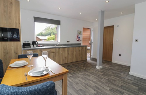 Dyserth Cottage | CLASSIC LODGE 25, pet friendly, with pool in Dyserth