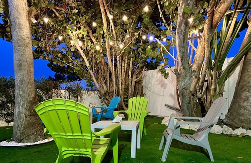 Malmok House | Classic Malmok Beach House - OceanFront!