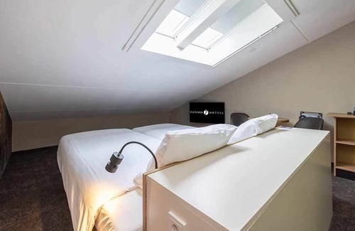 Schoorl Hotel | Classic Room Near Schoorl's Forests and Beaches with Indoor Swimming Pool