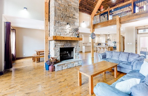 The Blue Mountains Ski Chalet | Classic ski chalet w/tiered deck, private hot tub, fireplace - close to skiing