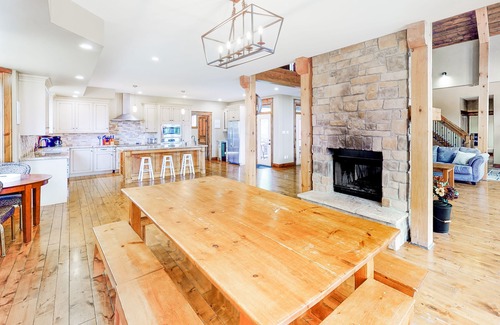 The Blue Mountains Ski Chalet | Classic ski chalet w/tiered deck, private hot tub, fireplace - close to skiing