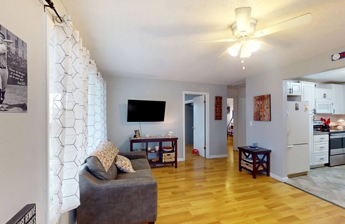 Sumner House | Classic, sports themed cottage with porch & great yard - near downtown