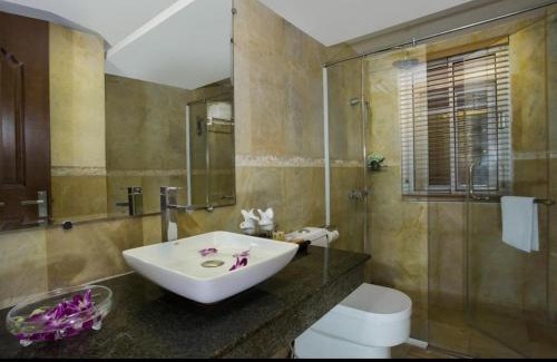 Hang Bac Hotel | Classic Street Hotel