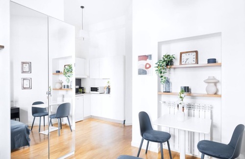 Washington Apartment | Classic Studio in Washington area by Easylife