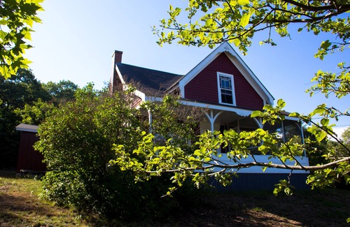 Chebeague Island House | Classic Summer Cottage With Full Amenities For Your Maine Island Vacation!