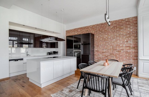 Wahring Apartment | Classic Währing 2BR w/Cellar, nr Parks, Bars & Dining, by Blueground