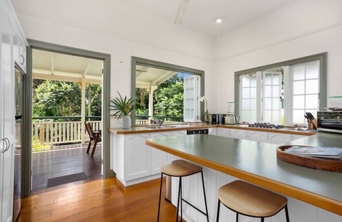 Edge Hill House | Classical King Bed Home @ Edge hill; 5km to Cairns