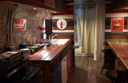 Travis County House | Classy, cool, vintage fabulous, the Avion