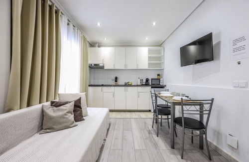 Numancia Apartment | Classy Studio close to Retiro Park, Madrid