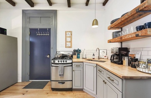 East Allegheny Apartment | Classy Vintage Stay Minutes to Downtown & Stadiums