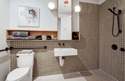 South 7th Ward Bed & Breakfast | Claudia Hotel - Unit 4 Sense of Calm and Relaxation, Walking Distance