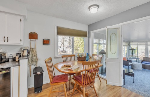 Grass Lake House | Clever Fox is on Big Lake waterfront to Enjoy!