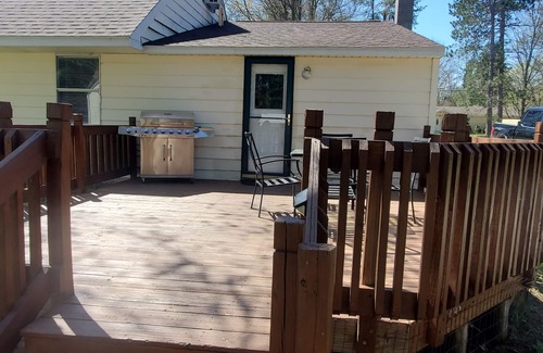 St. Helen House | Clean and cozy Cottage bring your toys! Restaurants,ORV trails and Lake St Helen