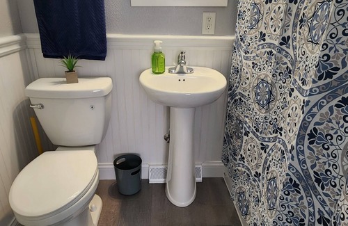 Hays House | Clean and Convenient 4Bd 2Ba house - central to all of Hays