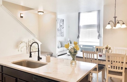 Midvale House | Clean and open remodeled luxury townhouse!