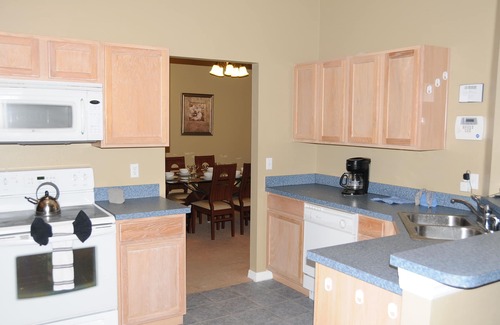 Sandy Ridge House | Clean and Spacious Orlando Disney Vacation Pool/Spa Villa in Florida
