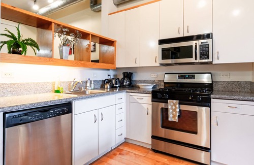 The Villas Condo | Clean Comfortable Santana Row Condo