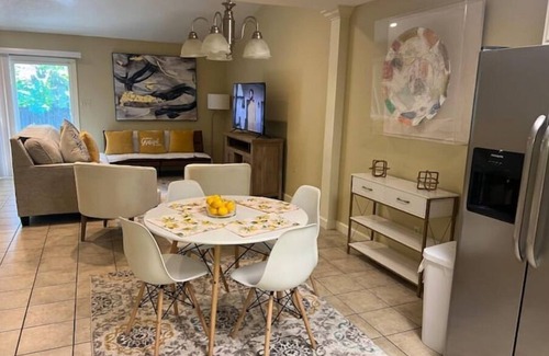 Valdosta Apartment | Clean & Comfy 3 BR 2 Bath Townhouse 4 Queen beds