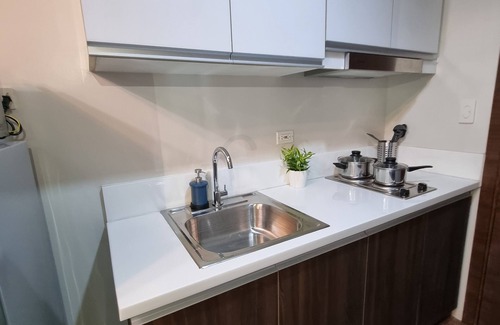 Urdaneta House | Clean, Comfy and Convenient condo in Makati