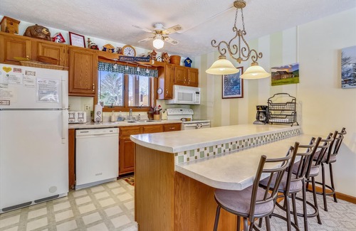 Davis House | Clean, convenient and comfortable and all in the same place!