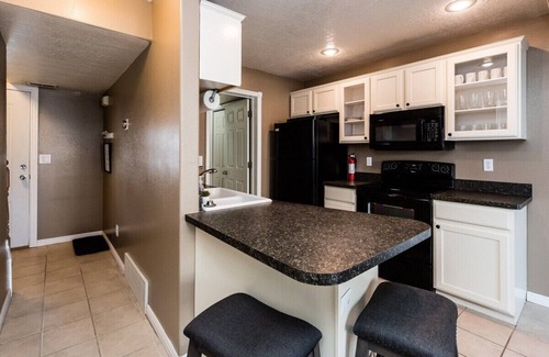 North Logan Condo | Clean & Cozy - close to everything!