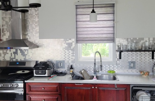 Russellville House | Clean & Cozy - Riverview only 1km from Gordon's Wharf boat slip