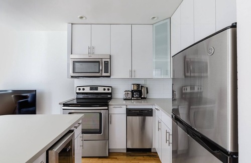 Chelsea Apartment | Clean Hudson Yards Studio w/Elevator, nr Penn Station, by Blueground