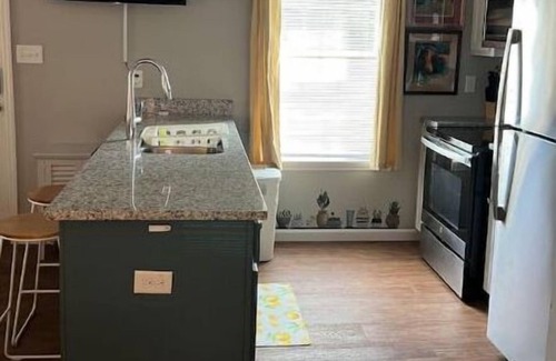 Valdosta House | Clean Modern Deco Apt 1 BR 1 Bath Near Everything