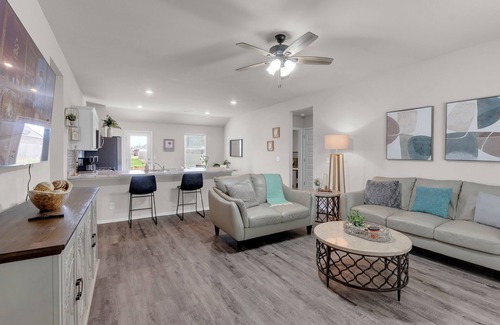 Bixby House | Clean, new, Family Friendly, safe, beautifully decorated, comfortable 💙of Bixby
