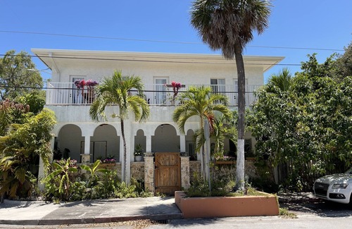 Southwest Coconut Grove House | Clean, New, Spacious, in Coconut Grove!