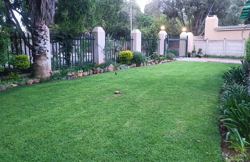 Mahikeng House | Clean Private modern and Safe