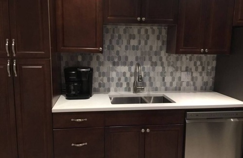 Delta Apartment | Clean & Quiet 2 bedroom 1 bath suite separ8t entrynn
