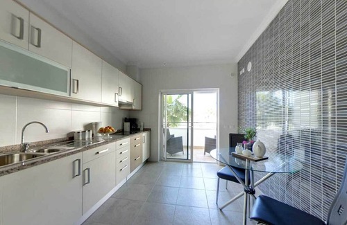 Funchal Apartment | Clean & Safe apartment with AC, terraces and pool