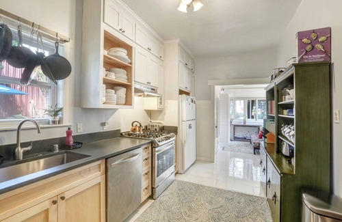 Boyes Hot Springs House | Clean & Spacious-Walk to the Fairmont, great restaurants, coffee shops and wine