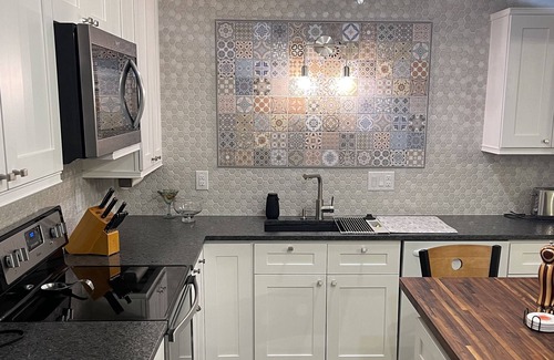 Applewood West House | Clean & Updated. Tons of Amenities. Near Red Rocks Denver & Mountains. Sleeps 6