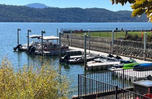 Clearlake Park Hotel | Clear Lake Cottages & Marina